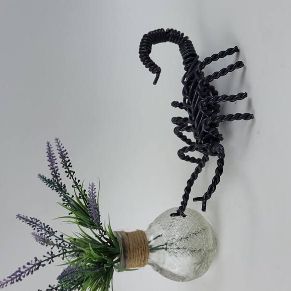 Handmade 10 Gauge Wire Wrapped Scorpion Figure - Picture 1 of 8